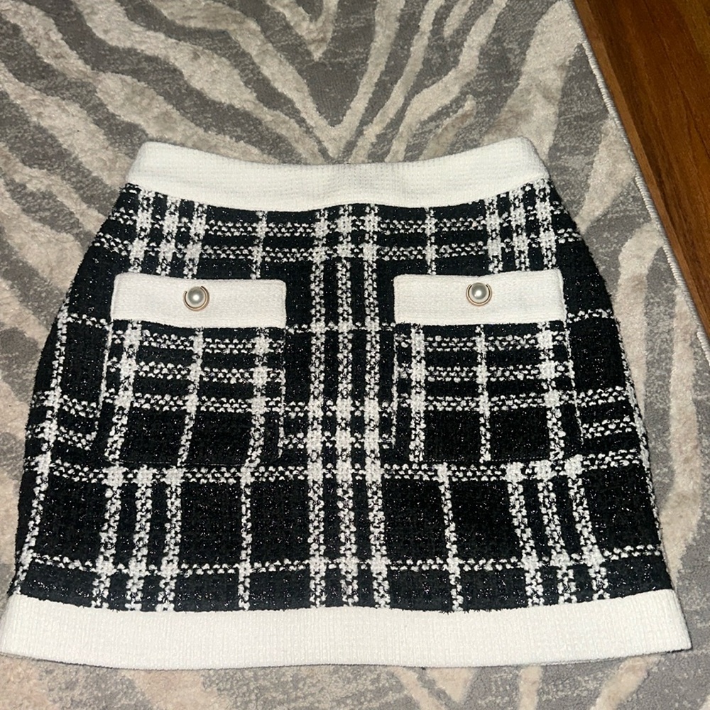NWTS! Plaid black and white skirt